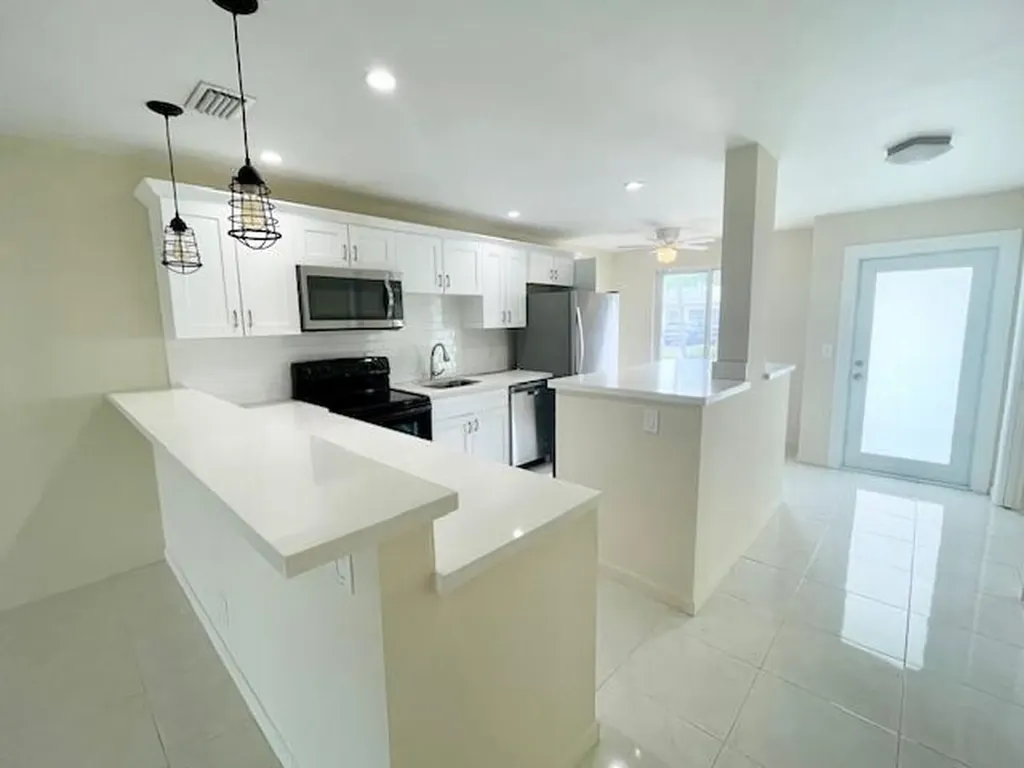 13757 Flora Place Delray Beach FL 33484