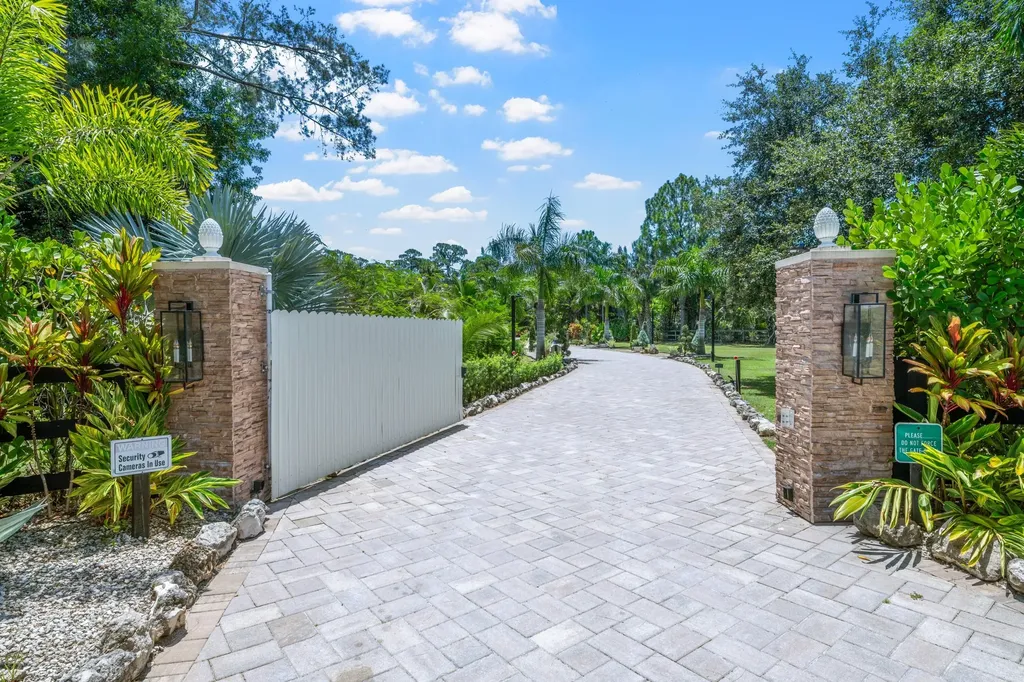14800 April Drive Loxahatchee Groves FL 33470