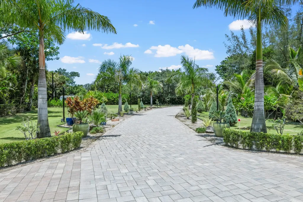 14800 April Drive Loxahatchee Groves FL 33470
