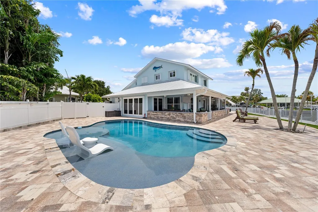 123 Queen Ann Court Hutchinson Island FL 34949