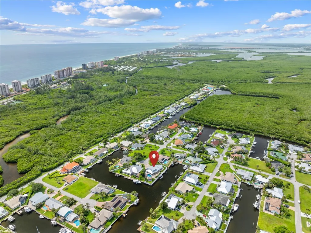 123 Queen Ann Court Hutchinson Island FL 34949