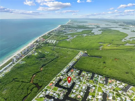 123 Queen Ann Court Hutchinson Island FL 34949