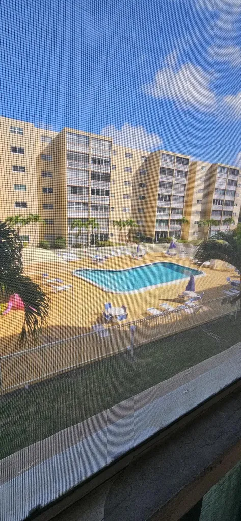 421 NE 14th Avenue Hallandale Beach FL 33009