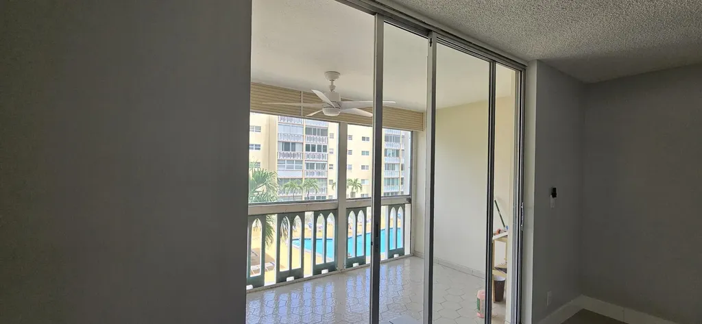 421 NE 14th Avenue Hallandale Beach FL 33009