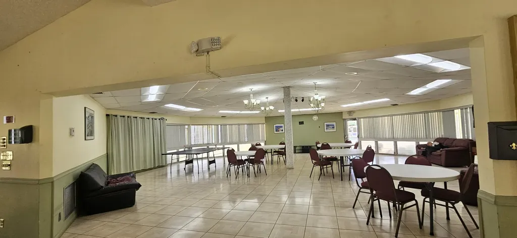 421 NE 14th Avenue Hallandale Beach FL 33009