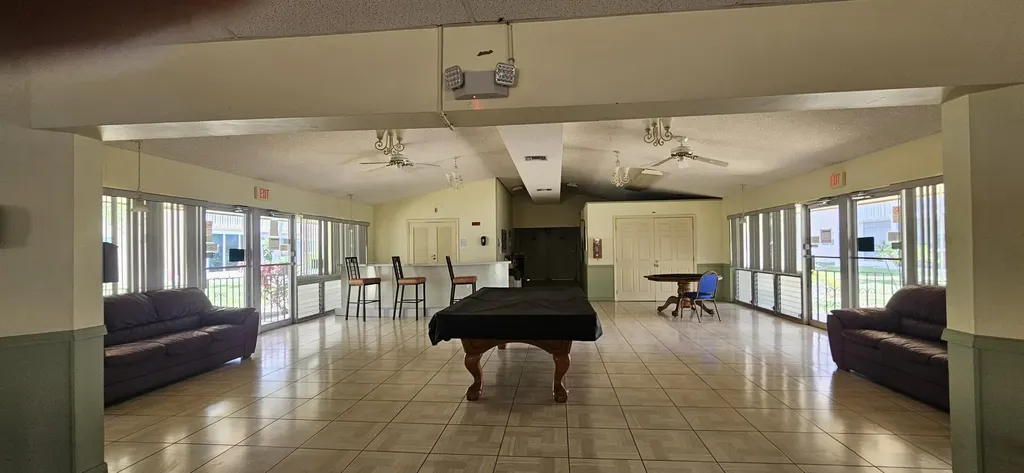 421 NE 14th Avenue Hallandale Beach FL 33009