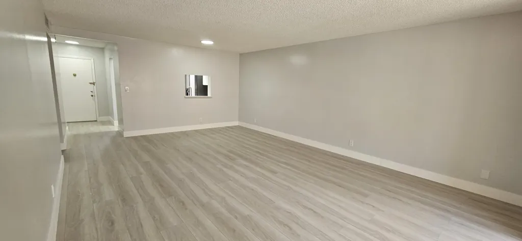 421 NE 14th Avenue Hallandale Beach FL 33009