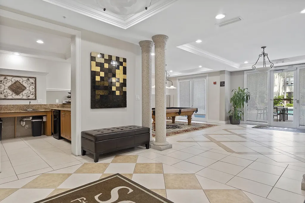 533 NE 3rd Avenue Fort Lauderdale FL 33301