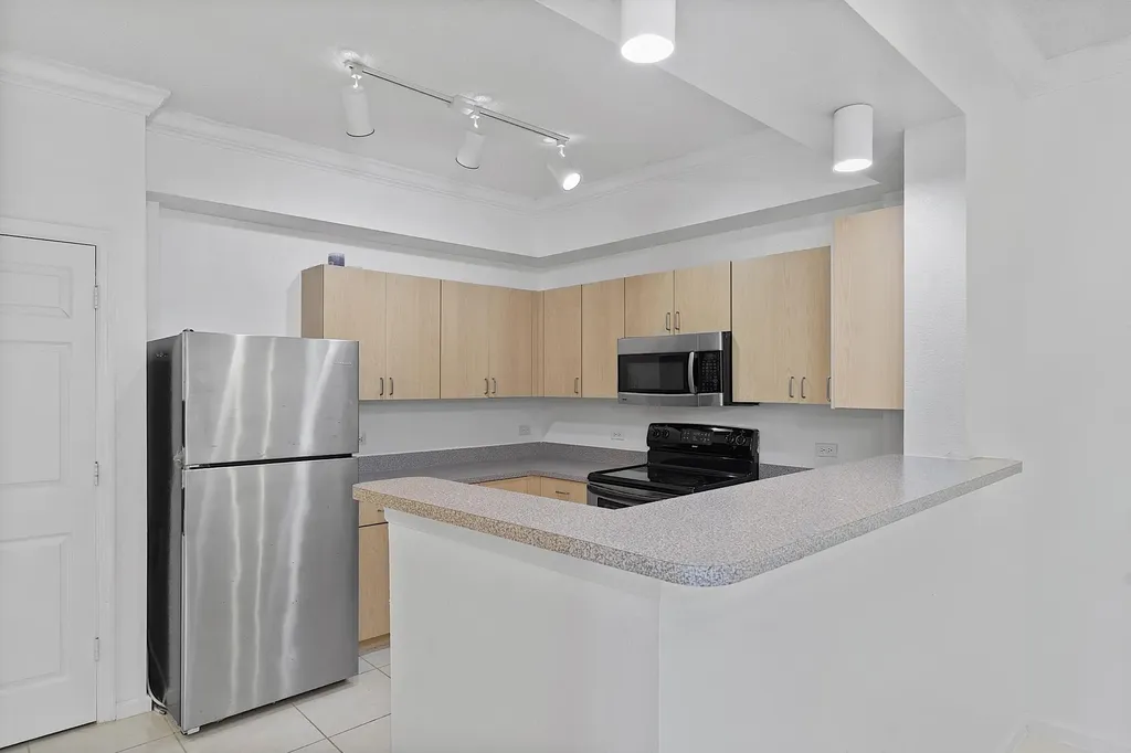 533 NE 3rd Avenue Fort Lauderdale FL 33301