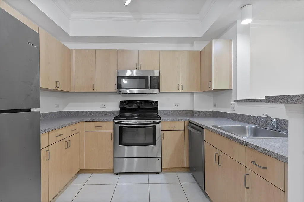 533 NE 3rd Avenue Fort Lauderdale FL 33301