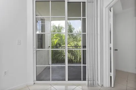 533 NE 3rd Avenue Fort Lauderdale FL 33301