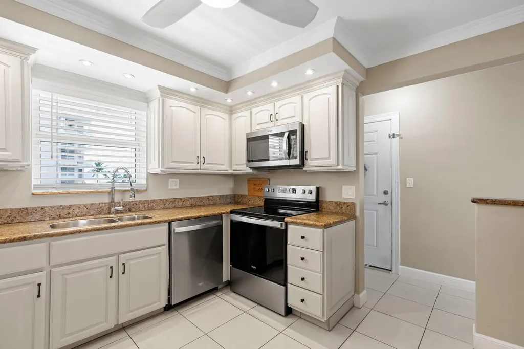 1050 Hillsboro Mile Hillsboro Beach FL 33062