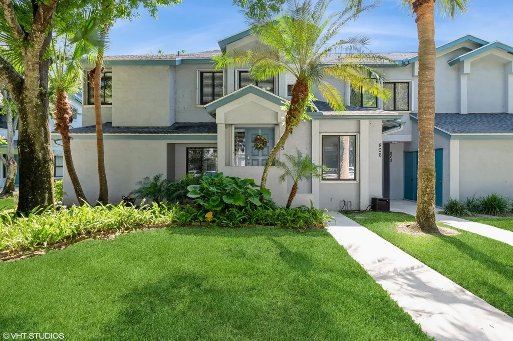 805 Harbour Pointe Way Greenacres FL 33413