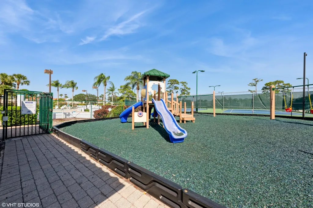 805 Harbour Pointe Way Greenacres FL 33413