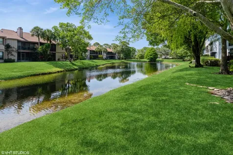 805 Harbour Pointe Way Greenacres FL 33413