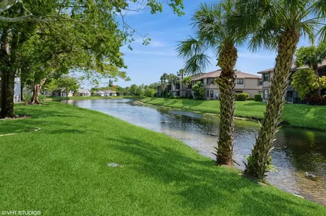 805 Harbour Pointe Way Greenacres FL 33413