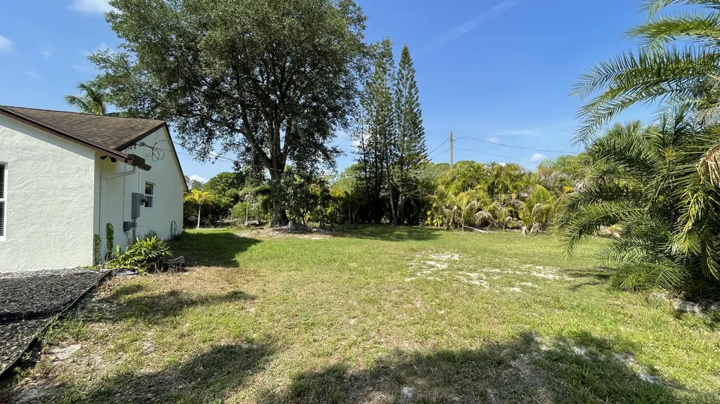 17548 32nd Lane N The Acreage FL 33470