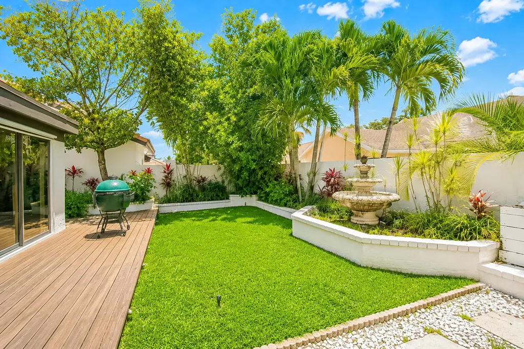 7678 Solimar Circle Boca Raton FL 33433