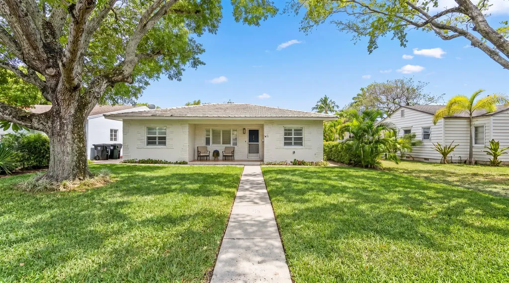 611 N Palmway Lake Worth Beach FL 33460