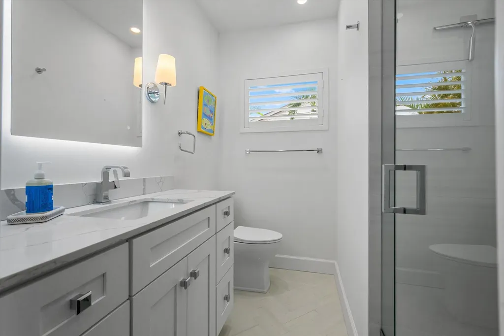 611 N Palmway Lake Worth Beach FL 33460