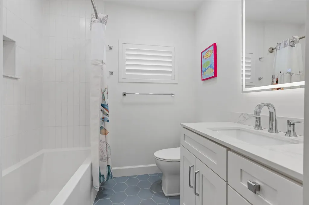 611 N Palmway Lake Worth Beach FL 33460