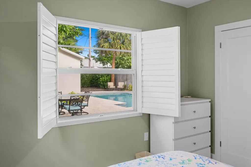 611 N Palmway Lake Worth Beach FL 33460