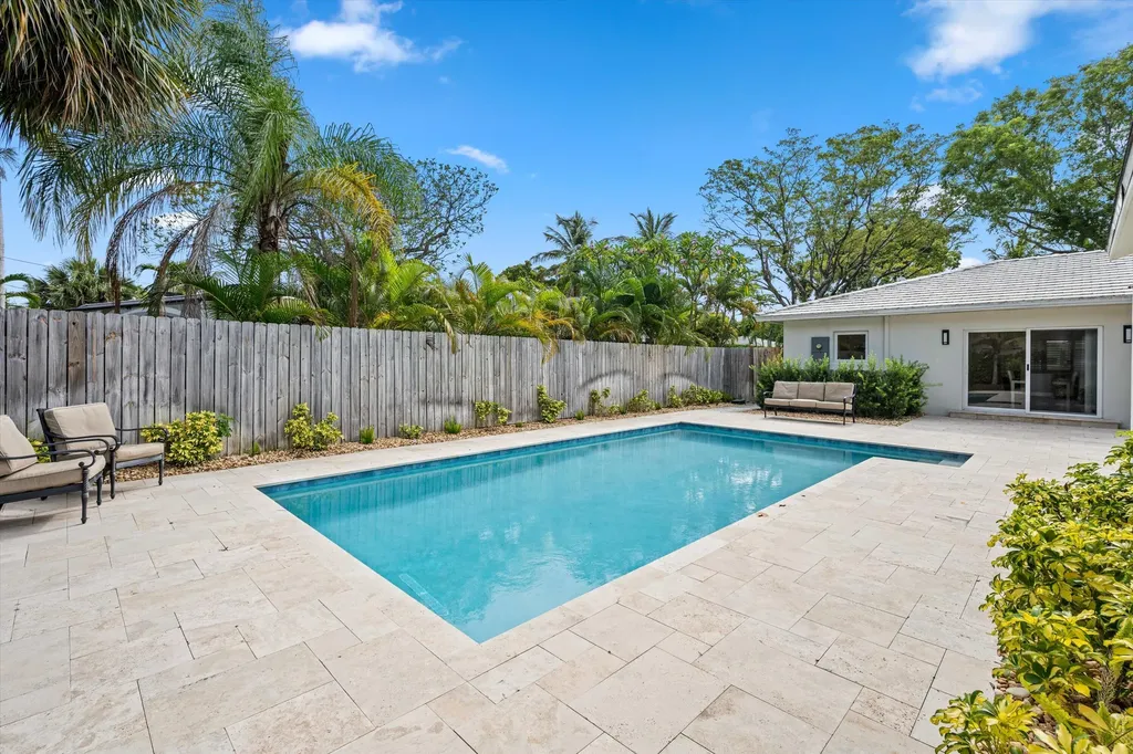 611 N Palmway Lake Worth Beach FL 33460