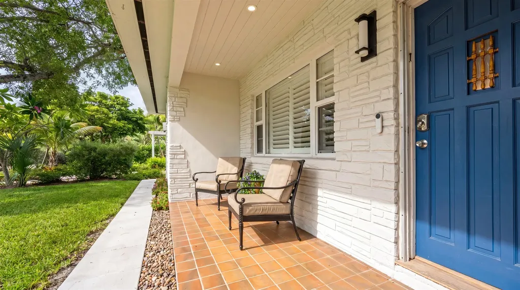 611 N Palmway Lake Worth Beach FL 33460