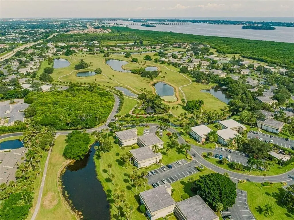 28 Vista Gardens Trail Vero Beach FL 32962