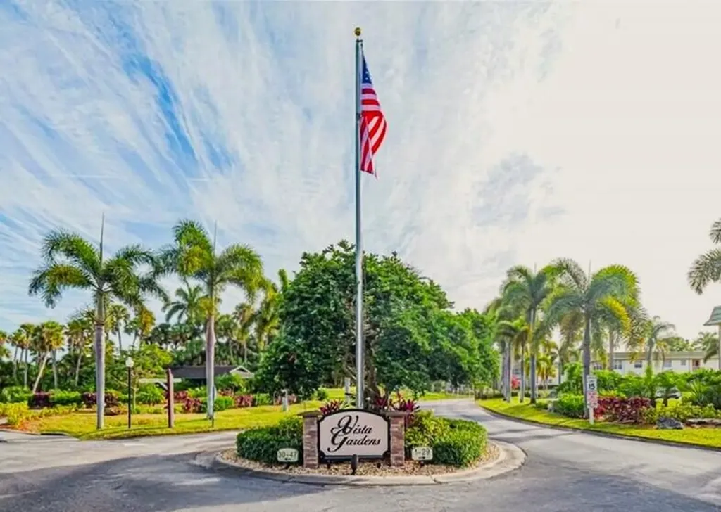 28 Vista Gardens Trail Vero Beach FL 32962