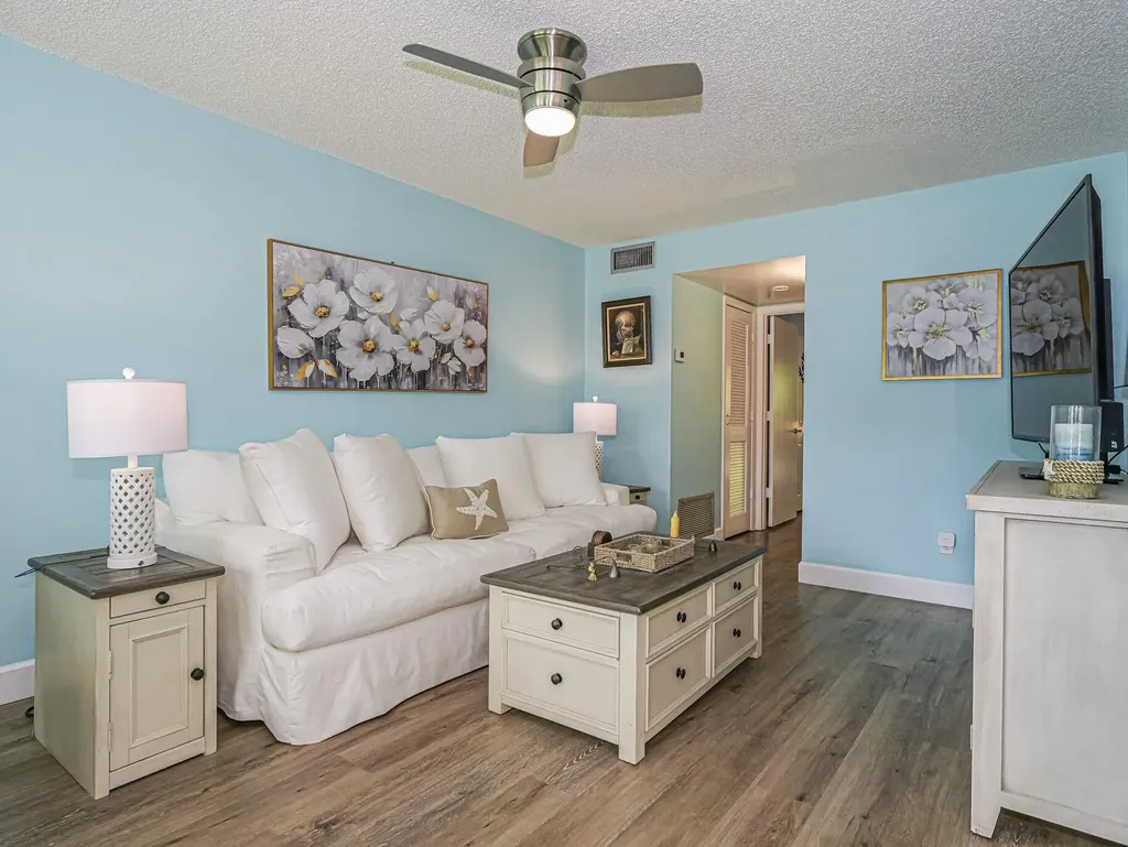 28 Vista Gardens Trail Vero Beach FL 32962