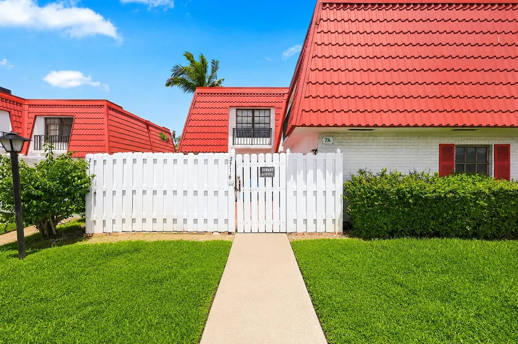 2716 Yale Lane Boynton Beach FL 33426