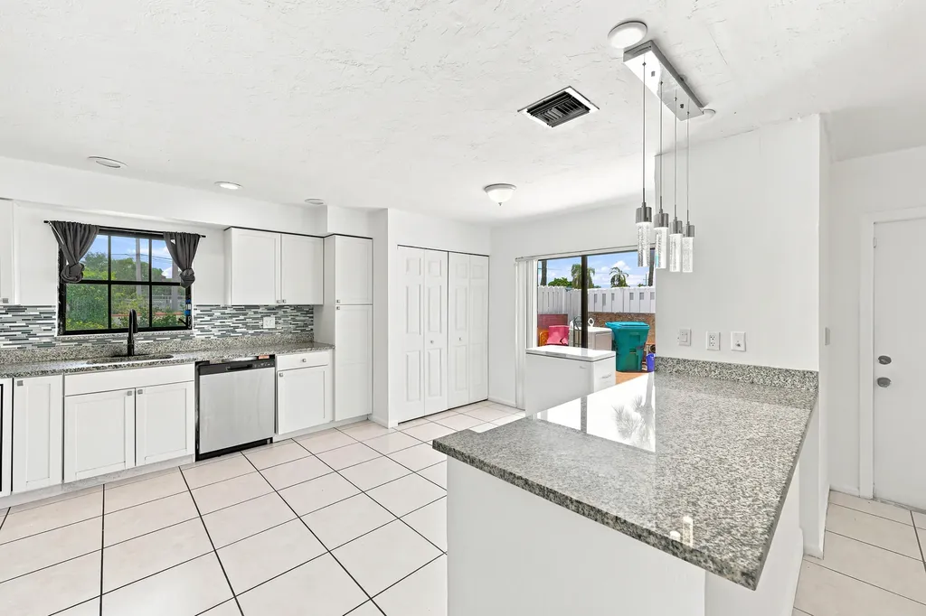 2716 Yale Lane Boynton Beach FL 33426