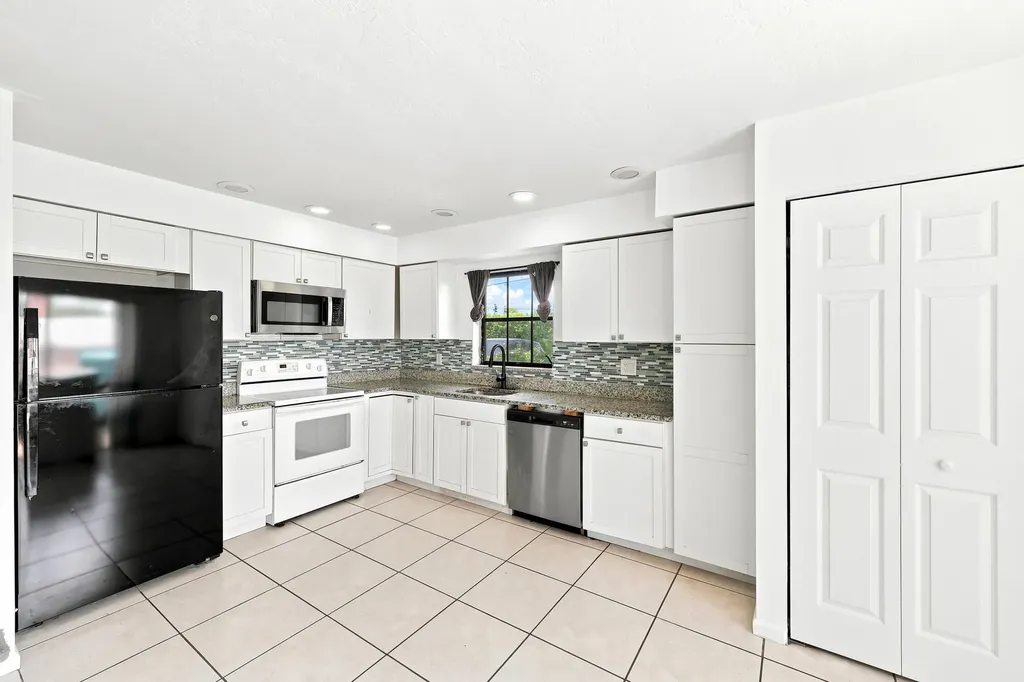 2716 Yale Lane Boynton Beach FL 33426