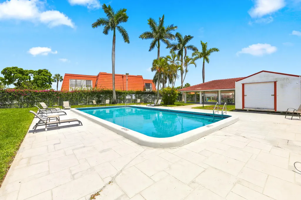 2716 Yale Lane Boynton Beach FL 33426