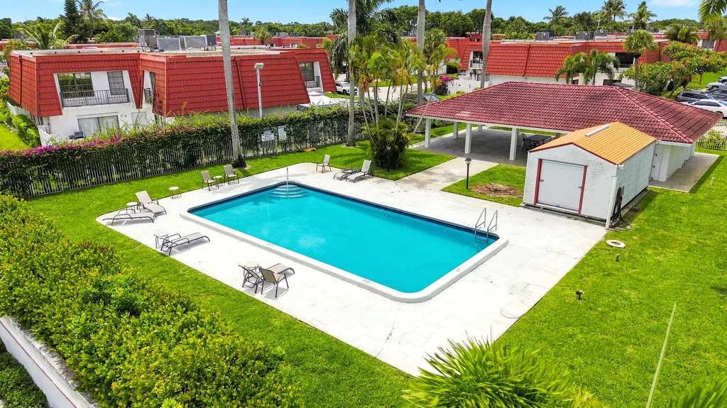 2716 Yale Lane Boynton Beach FL 33426