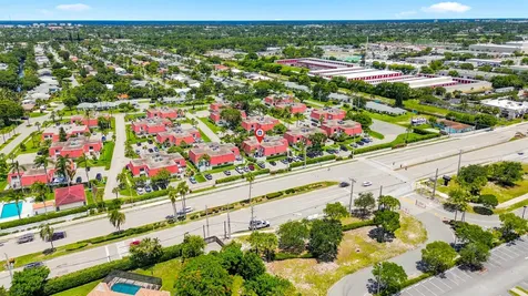 2716 Yale Lane Boynton Beach FL 33426