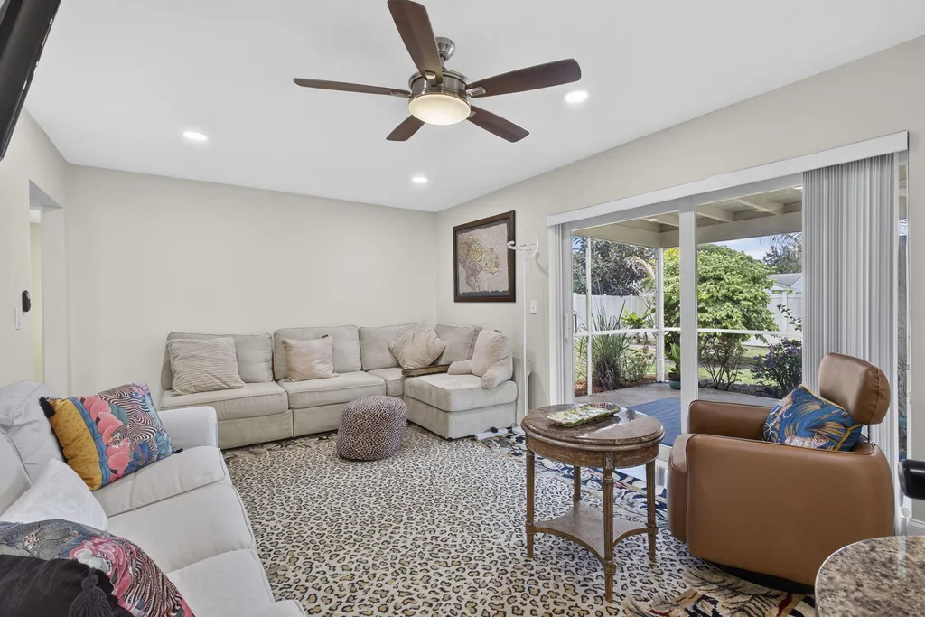 9860 Honeysuckle Avenue Palm Beach Gardens FL 33410