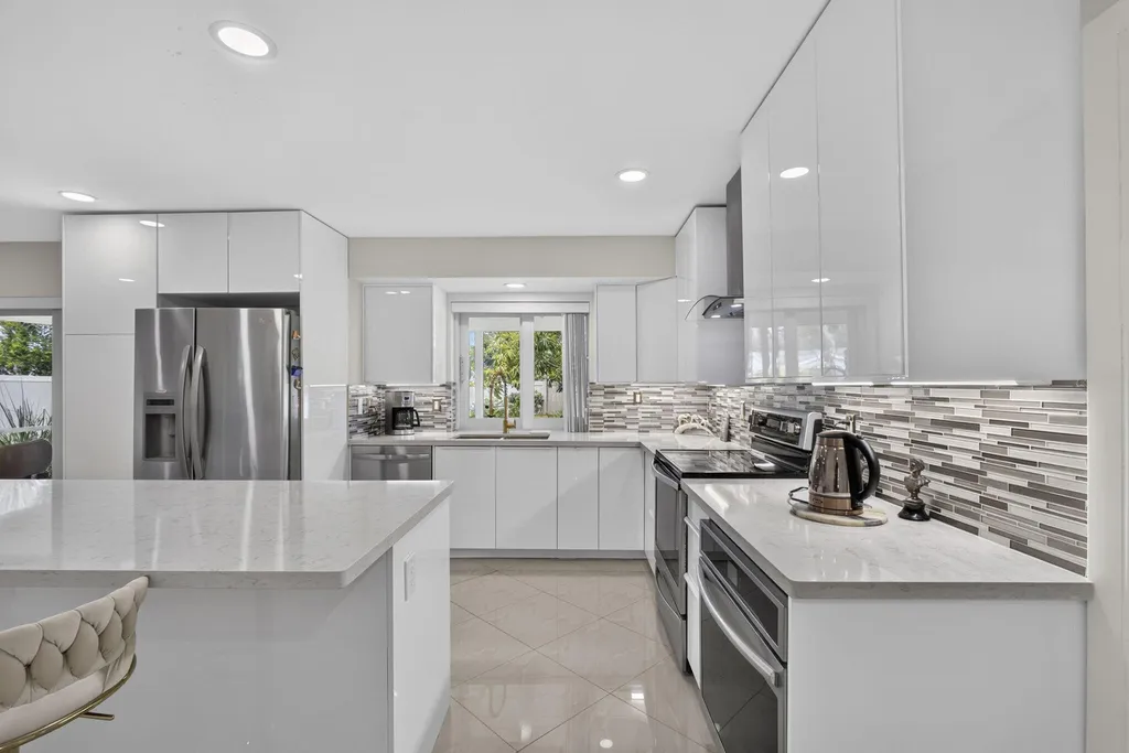 9860 Honeysuckle Avenue Palm Beach Gardens FL 33410