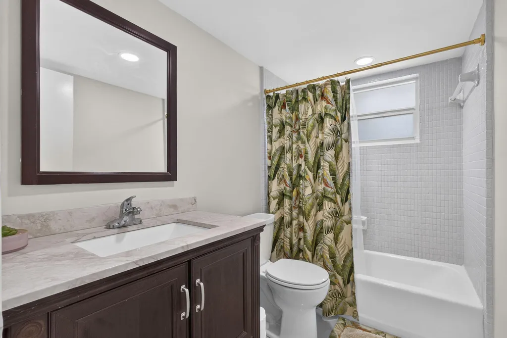 9860 Honeysuckle Avenue Palm Beach Gardens FL 33410