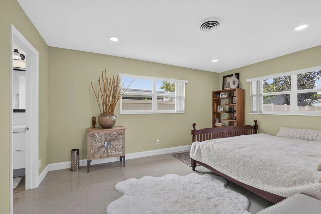 9860 Honeysuckle Avenue Palm Beach Gardens FL 33410