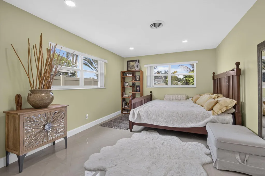 9860 Honeysuckle Avenue Palm Beach Gardens FL 33410