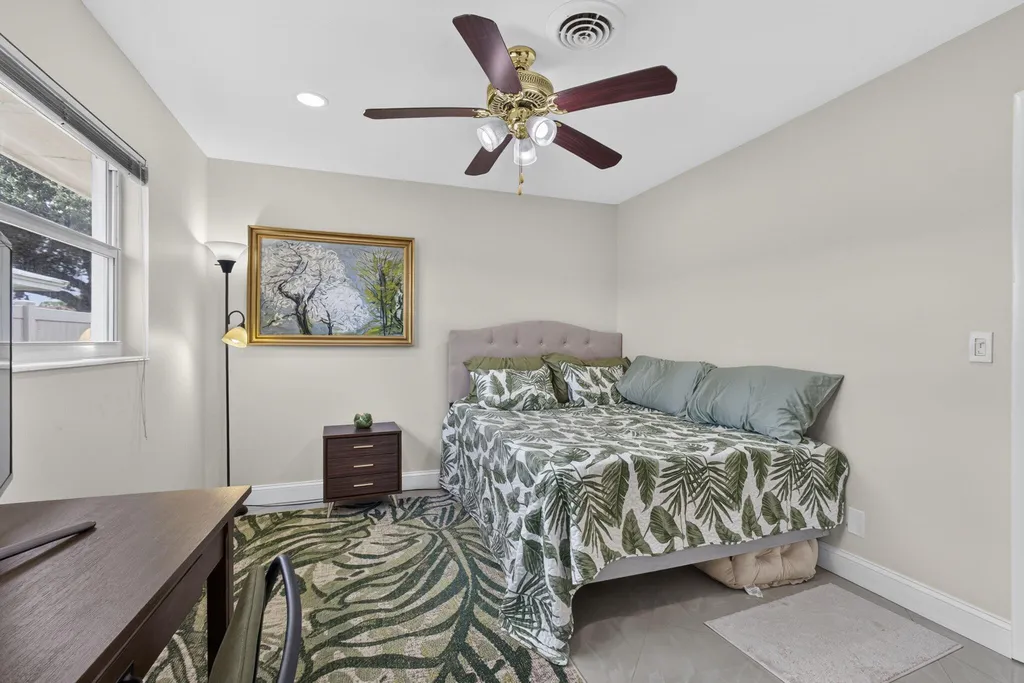 9860 Honeysuckle Avenue Palm Beach Gardens FL 33410