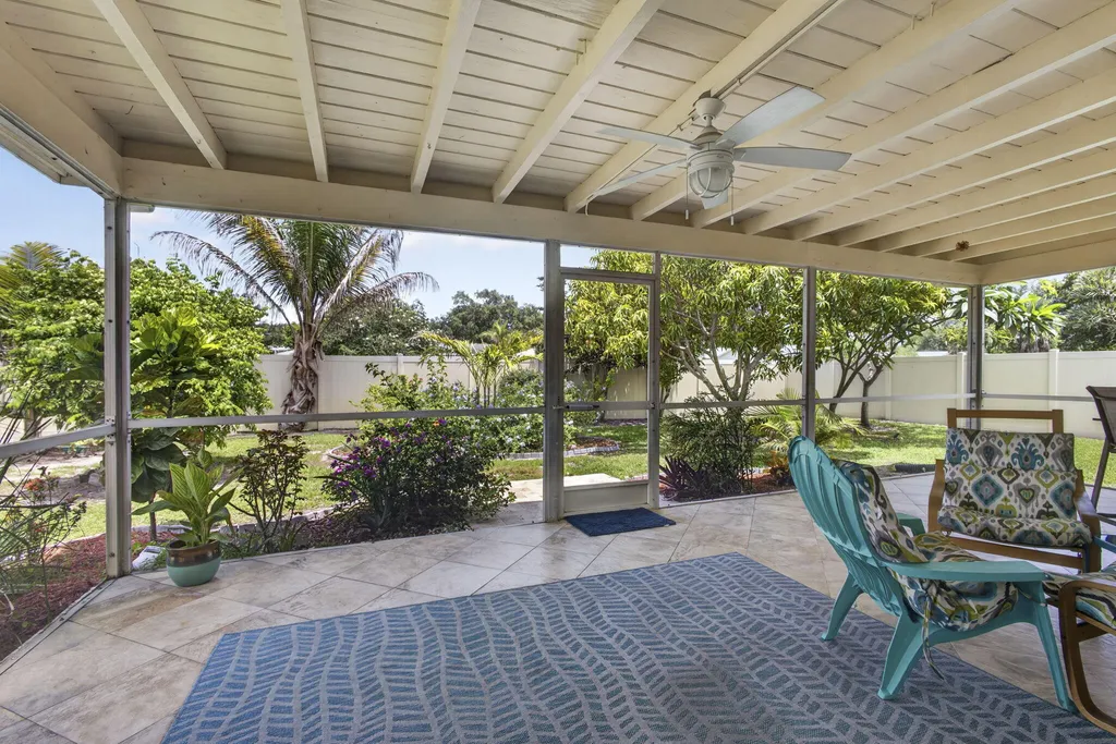 9860 Honeysuckle Avenue Palm Beach Gardens FL 33410