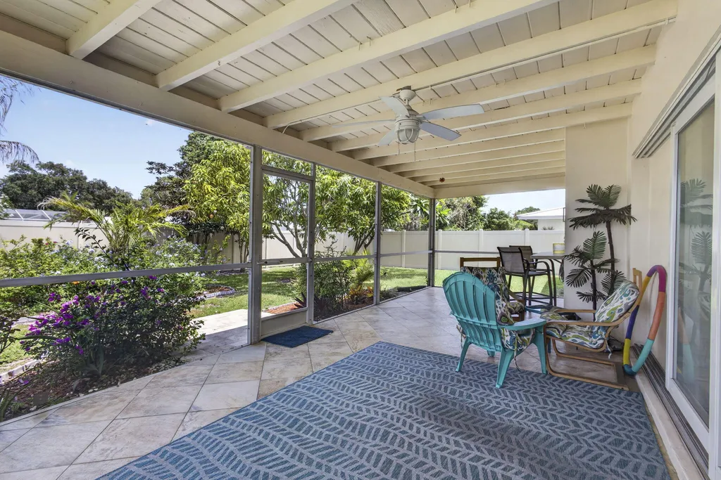 9860 Honeysuckle Avenue Palm Beach Gardens FL 33410