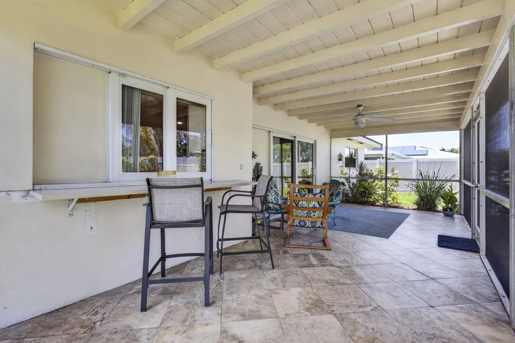 9860 Honeysuckle Avenue Palm Beach Gardens FL 33410