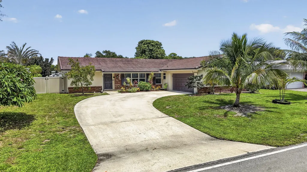 9860 Honeysuckle Avenue Palm Beach Gardens FL 33410
