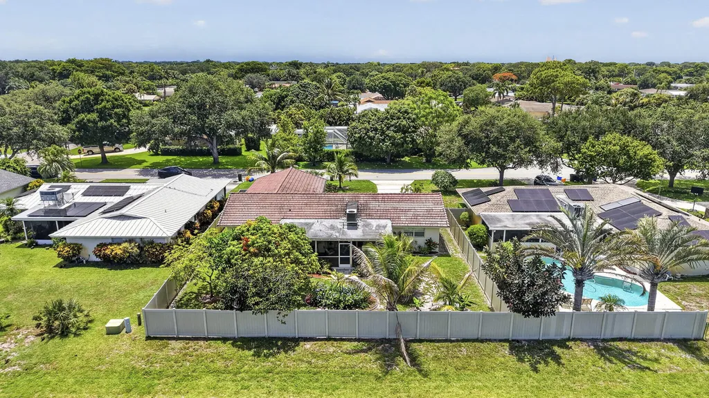 9860 Honeysuckle Avenue Palm Beach Gardens FL 33410