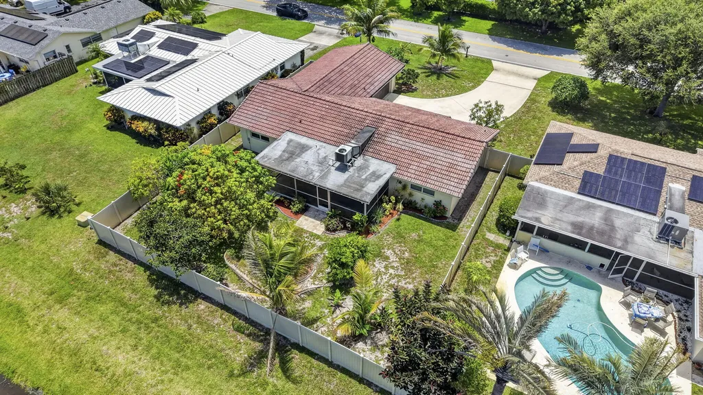9860 Honeysuckle Avenue Palm Beach Gardens FL 33410