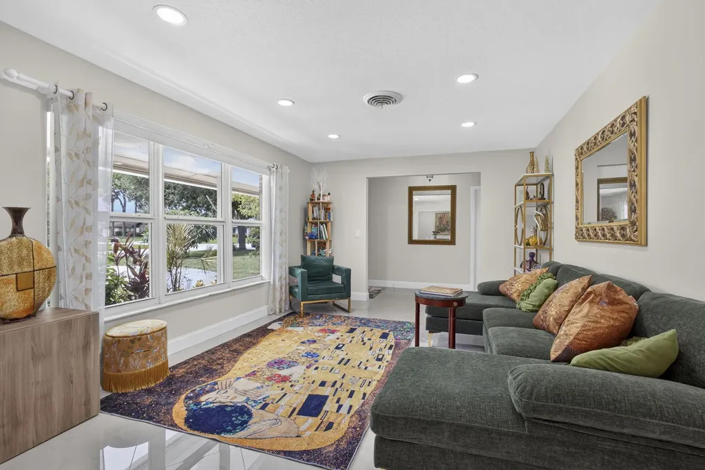 9860 Honeysuckle Avenue Palm Beach Gardens FL 33410